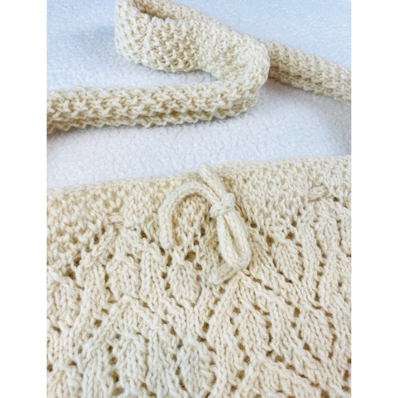 Handmade Cream Knitted Drawstring Crossbody Tote Bag - Picture 3 of 11